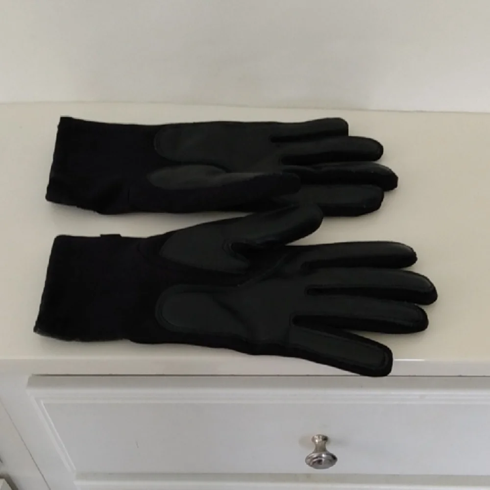 Womens Black Lined Stretch Gloves